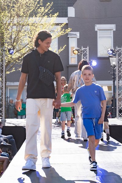 Modeshow 491_.jpg